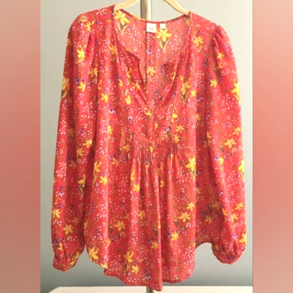 GAP Pintuck Coral Floral Top